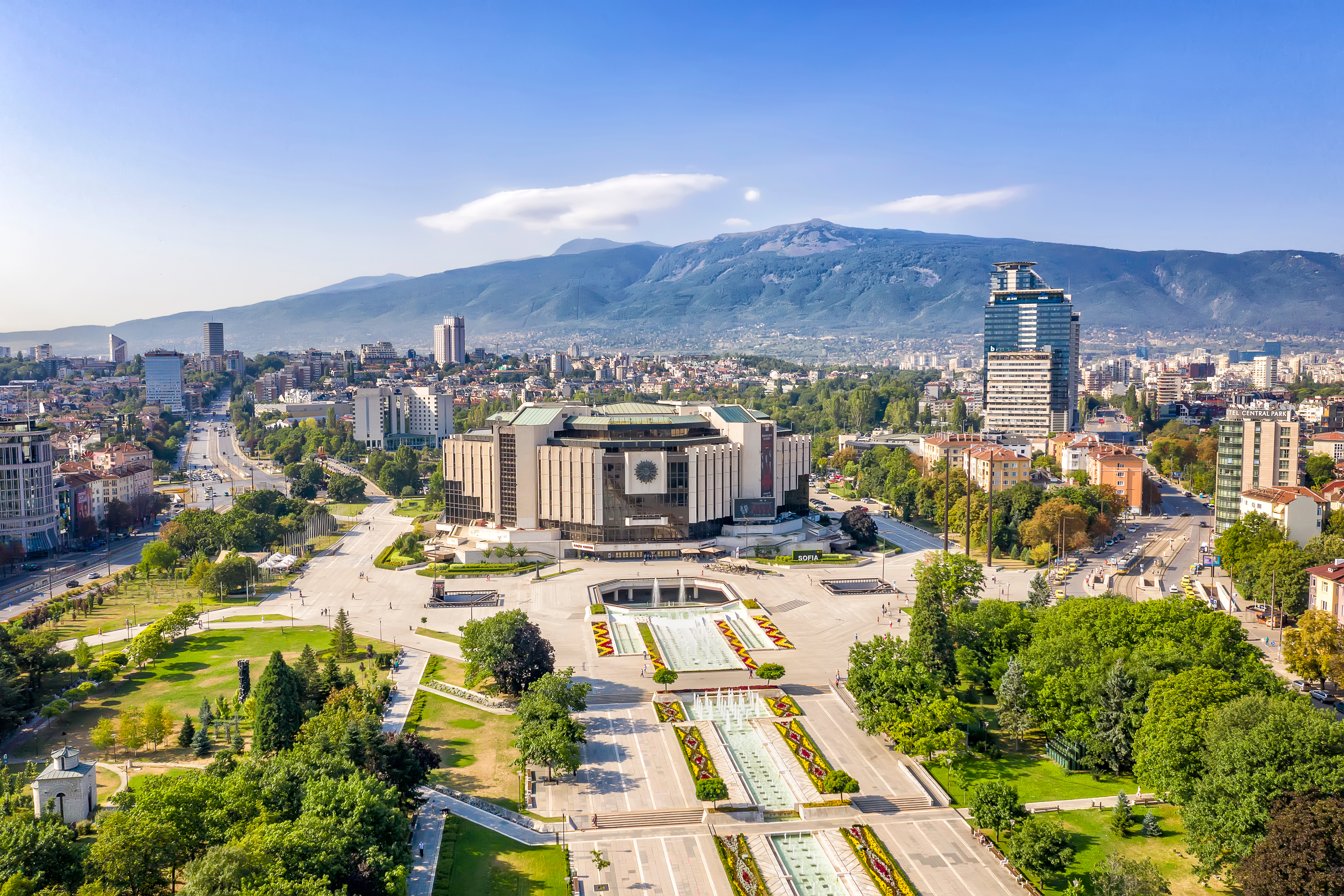 София, город куда можно переехать на ПМЖ в Болгарии россиянам