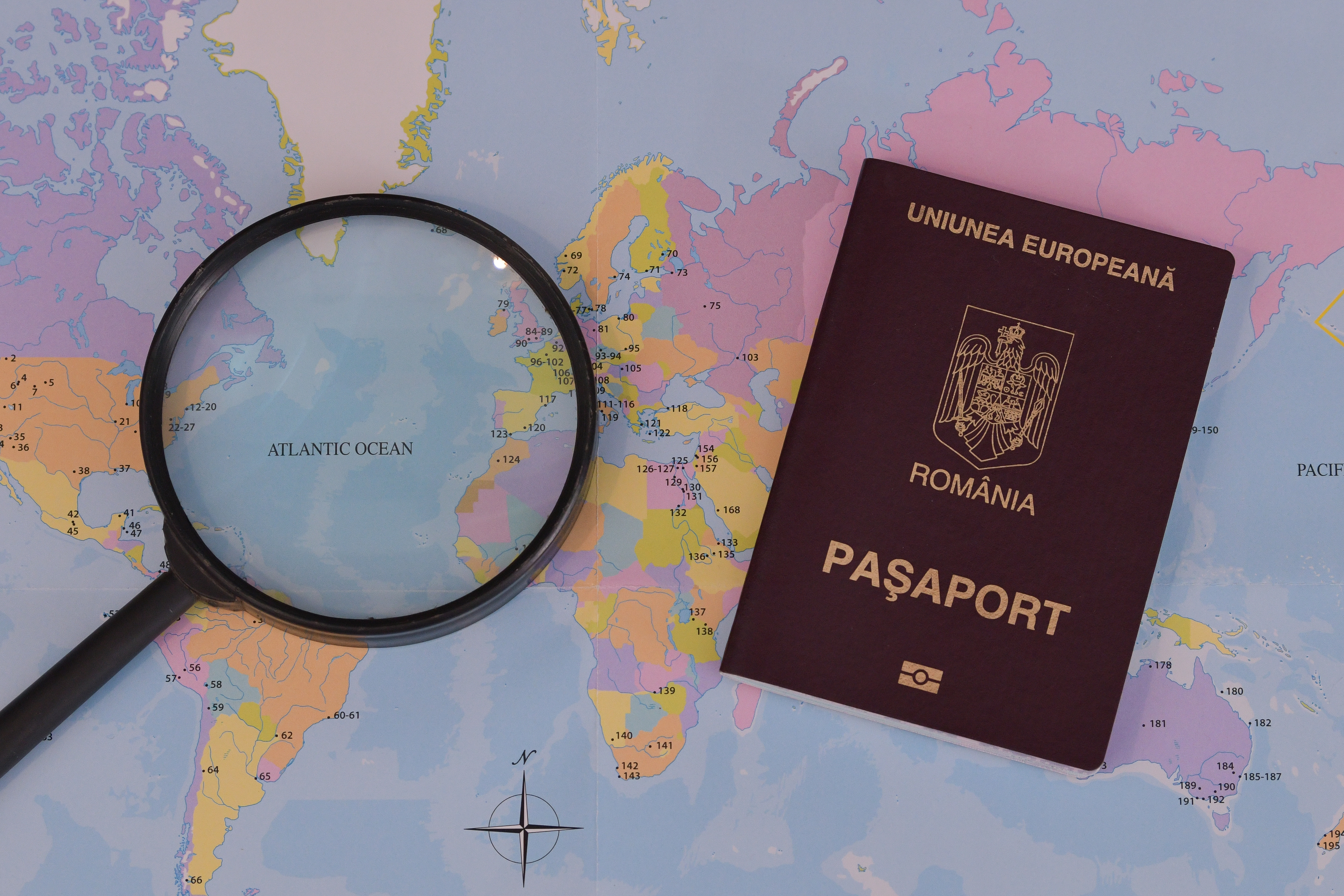 Паспорт Румынии, где гражданство могут оформить иностранцы