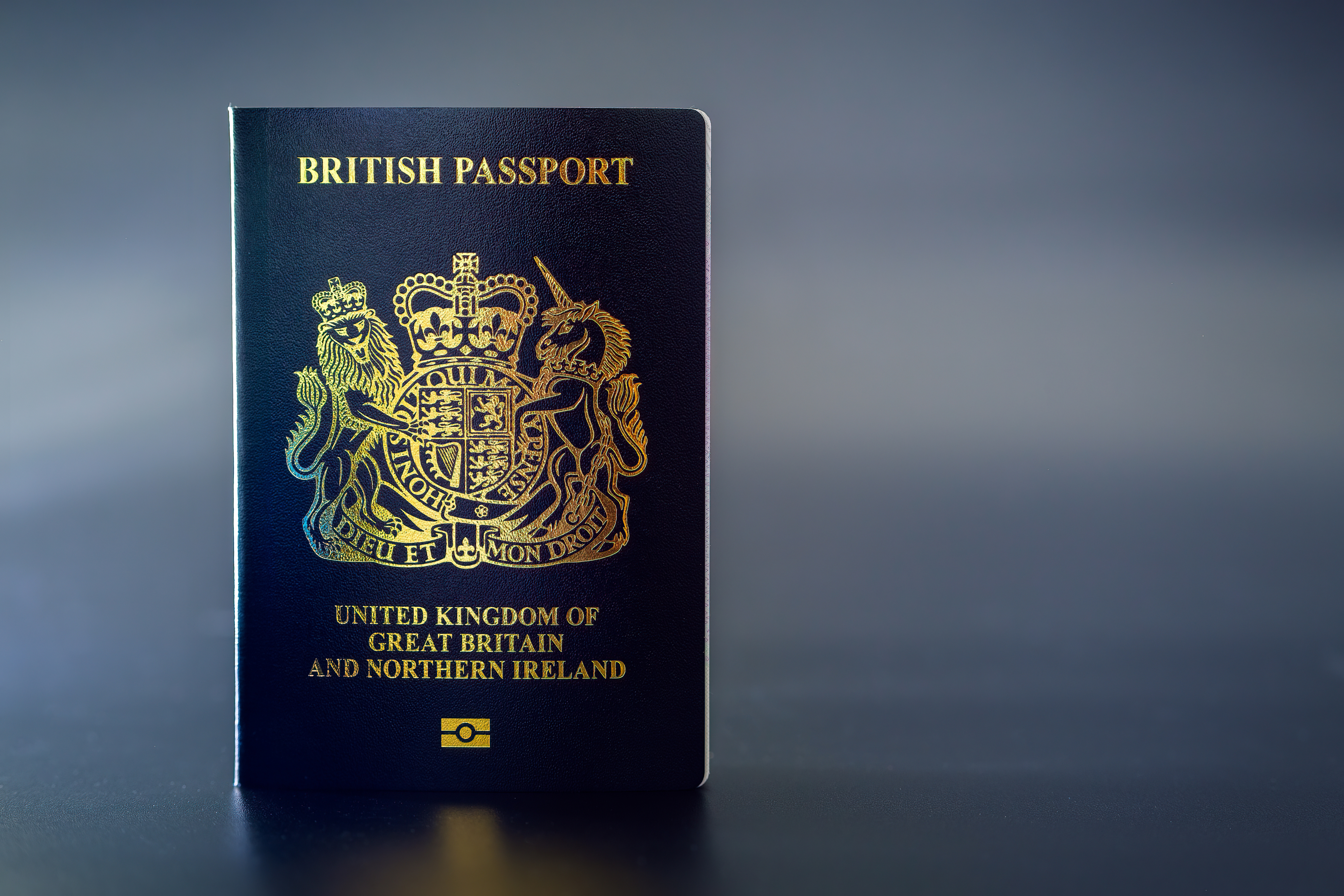 Как получить английский паспорт