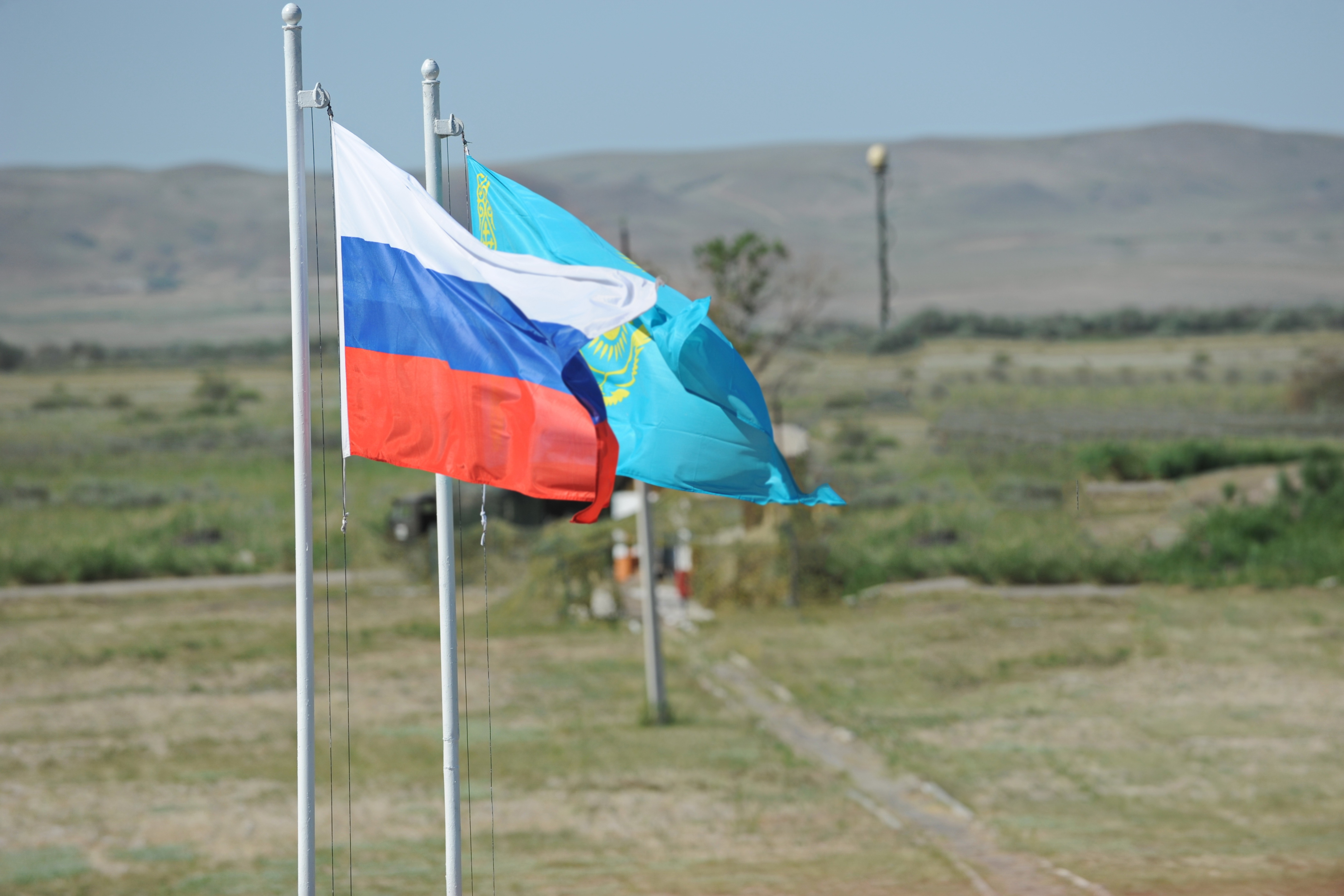 Как выбрать страну для переезда Казахстан или Россию